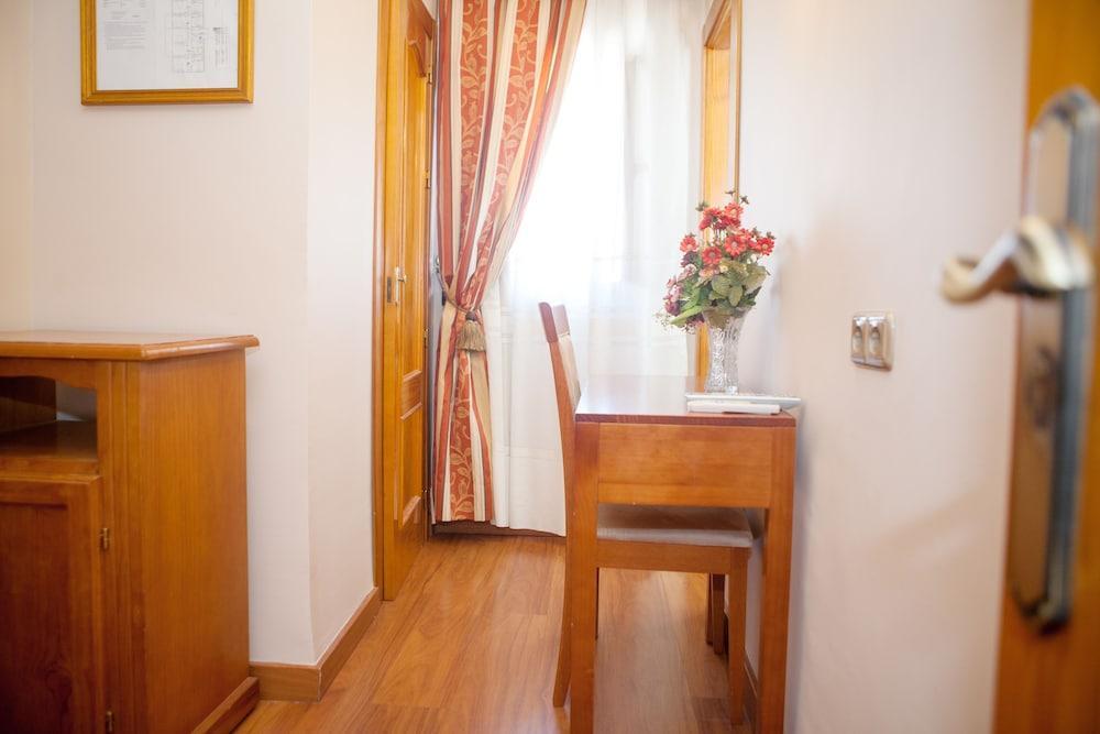 Hotel Alameda Malaga Zewnętrze zdjęcie