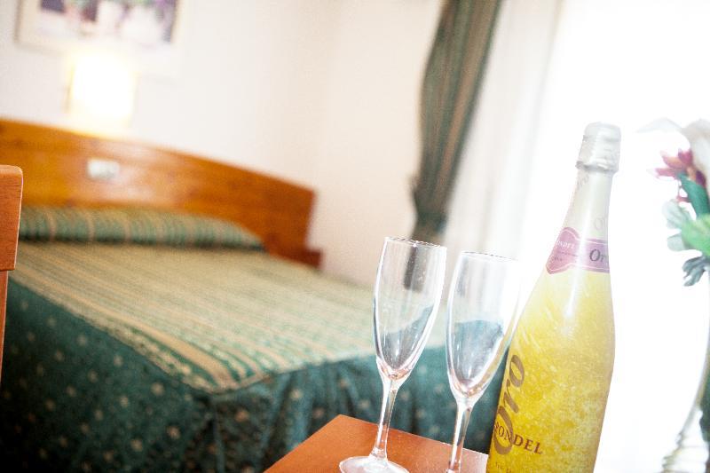 Hotel Alameda Malaga Zewnętrze zdjęcie